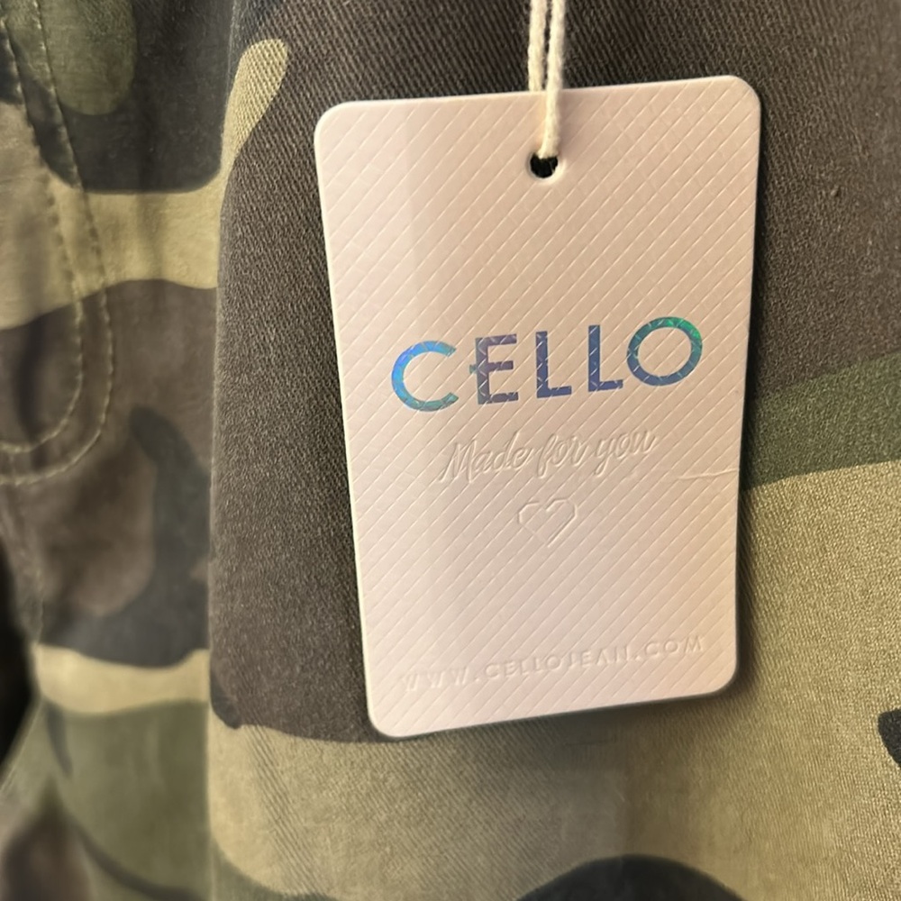 Cello Women’s Camo Cargo Pants Green Size 11 NWT - Picture 4 of 9